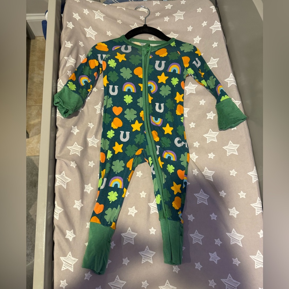 Little sleepies lucky charm zippy size 0-3